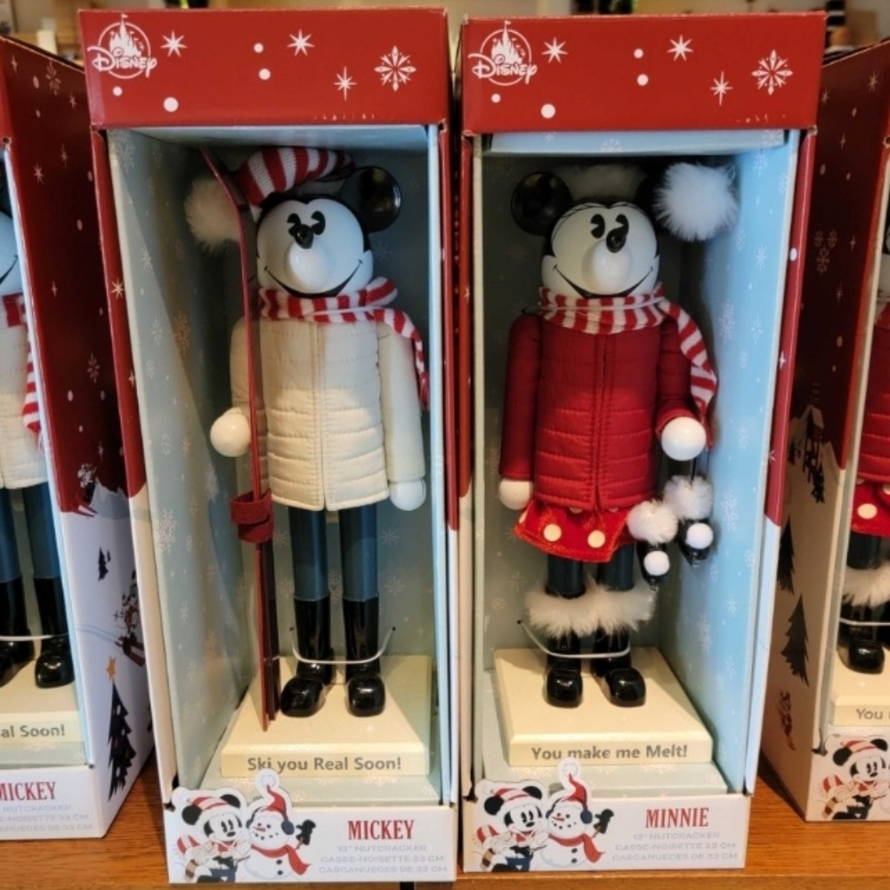DisneyParks 2021 Walt's Holiday Lodge Mickey & Minnie Mouse Nutcracker Set NIB
